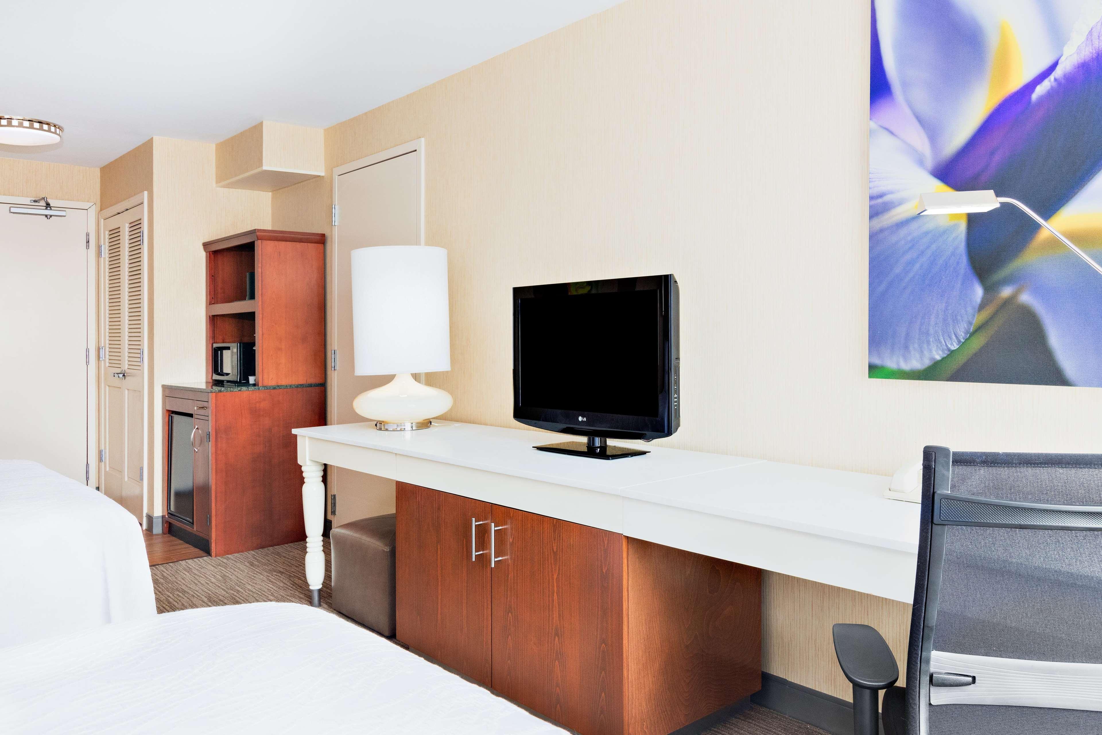 Hilton Garden Inn Folsom Eksteriør billede