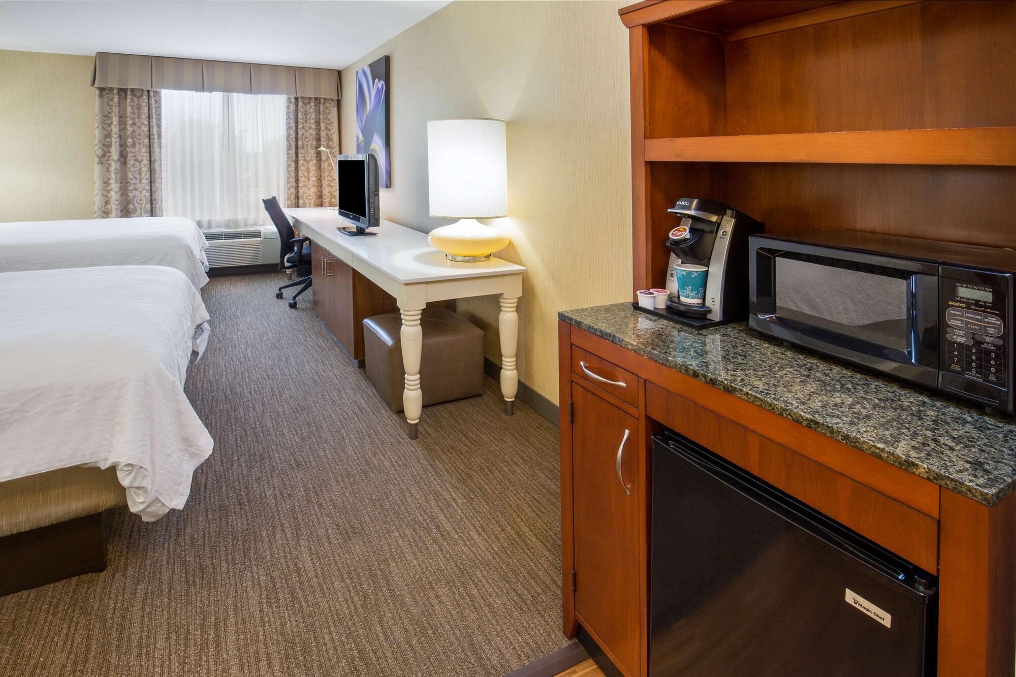 Hilton Garden Inn Folsom Eksteriør billede
