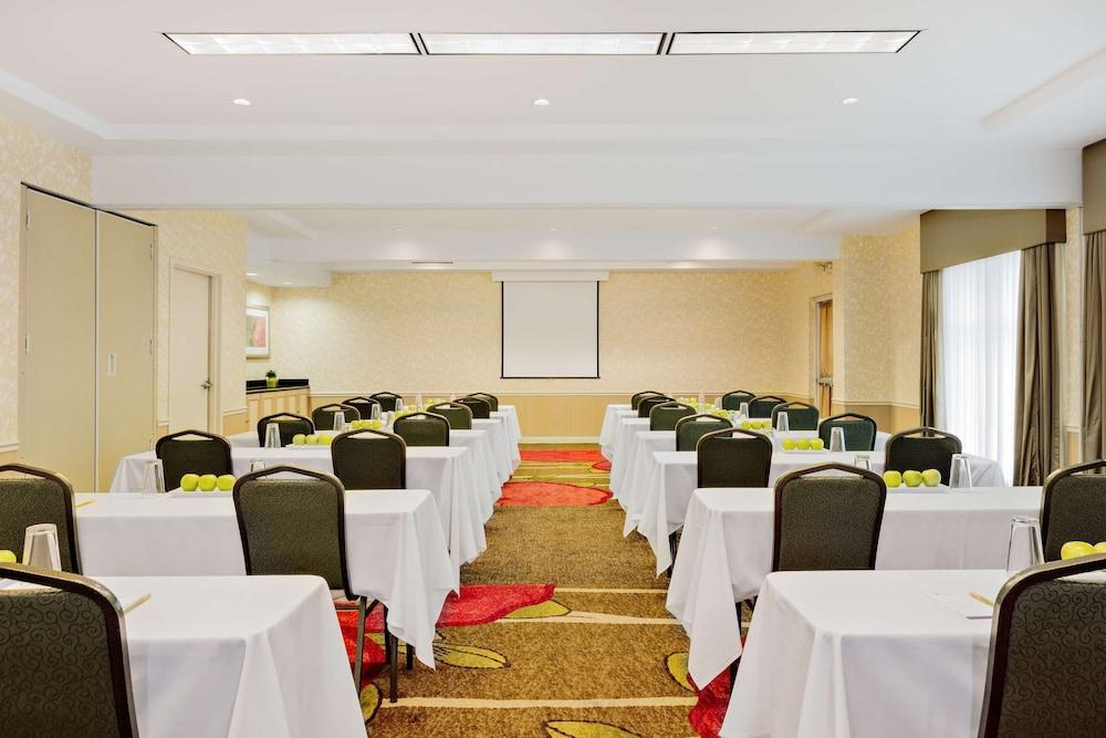 Hilton Garden Inn Folsom Eksteriør billede