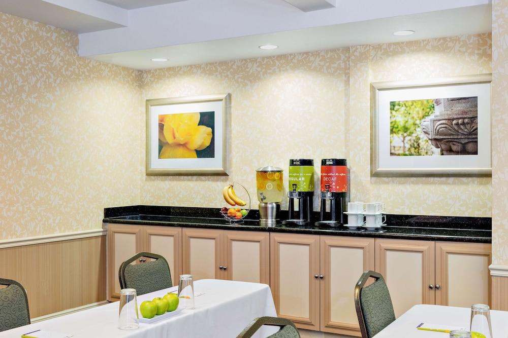 Hilton Garden Inn Folsom Eksteriør billede