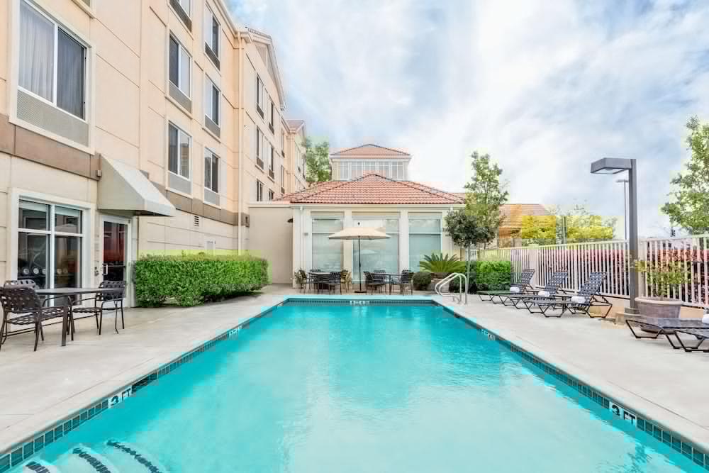Hilton Garden Inn Folsom Eksteriør billede