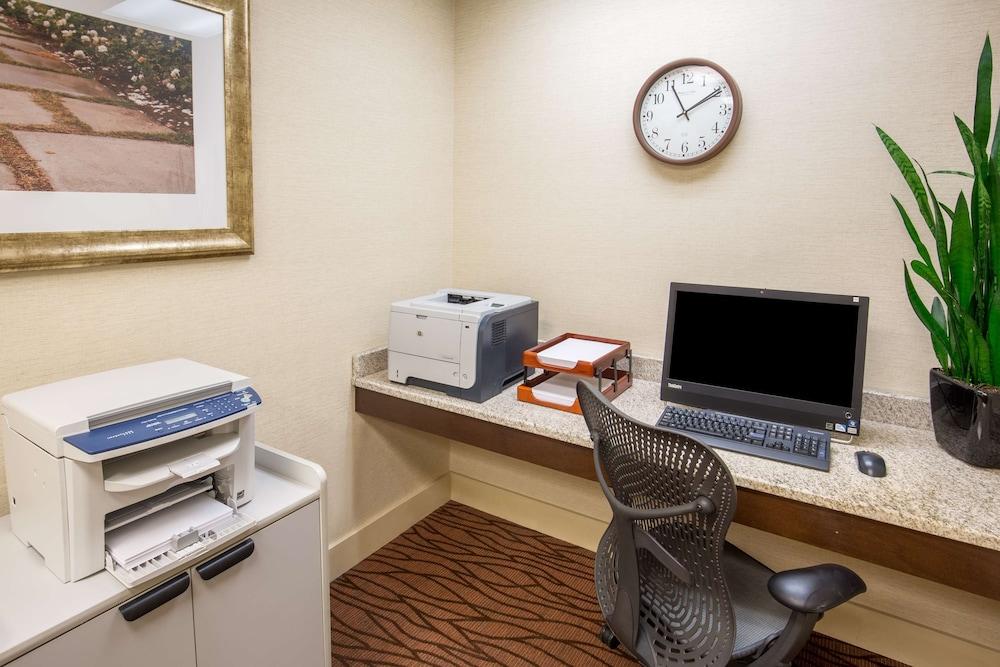 Hilton Garden Inn Folsom Eksteriør billede