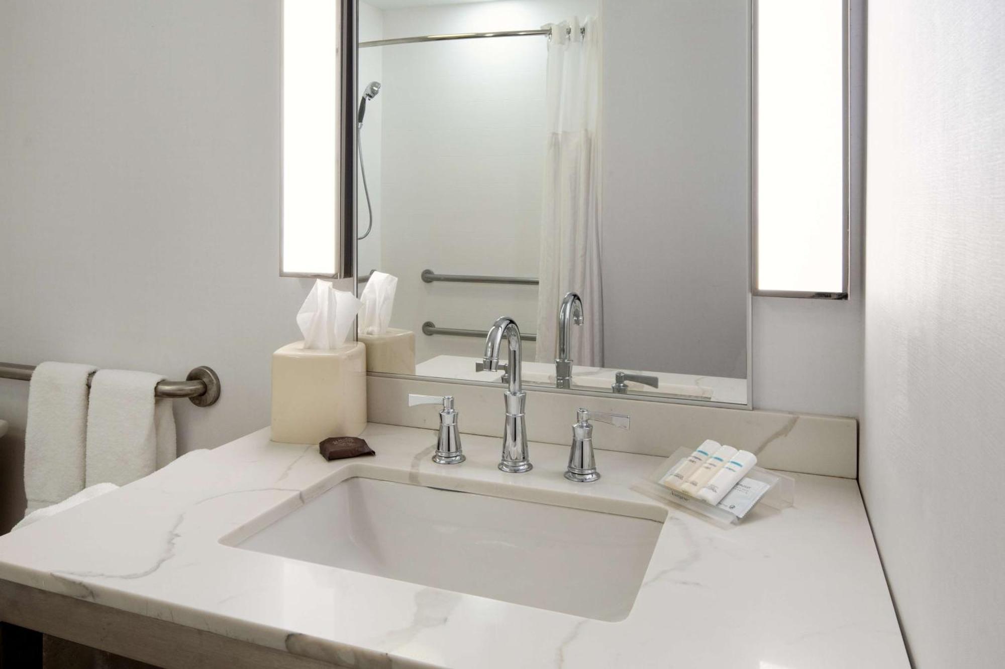 Hilton Garden Inn Folsom Eksteriør billede