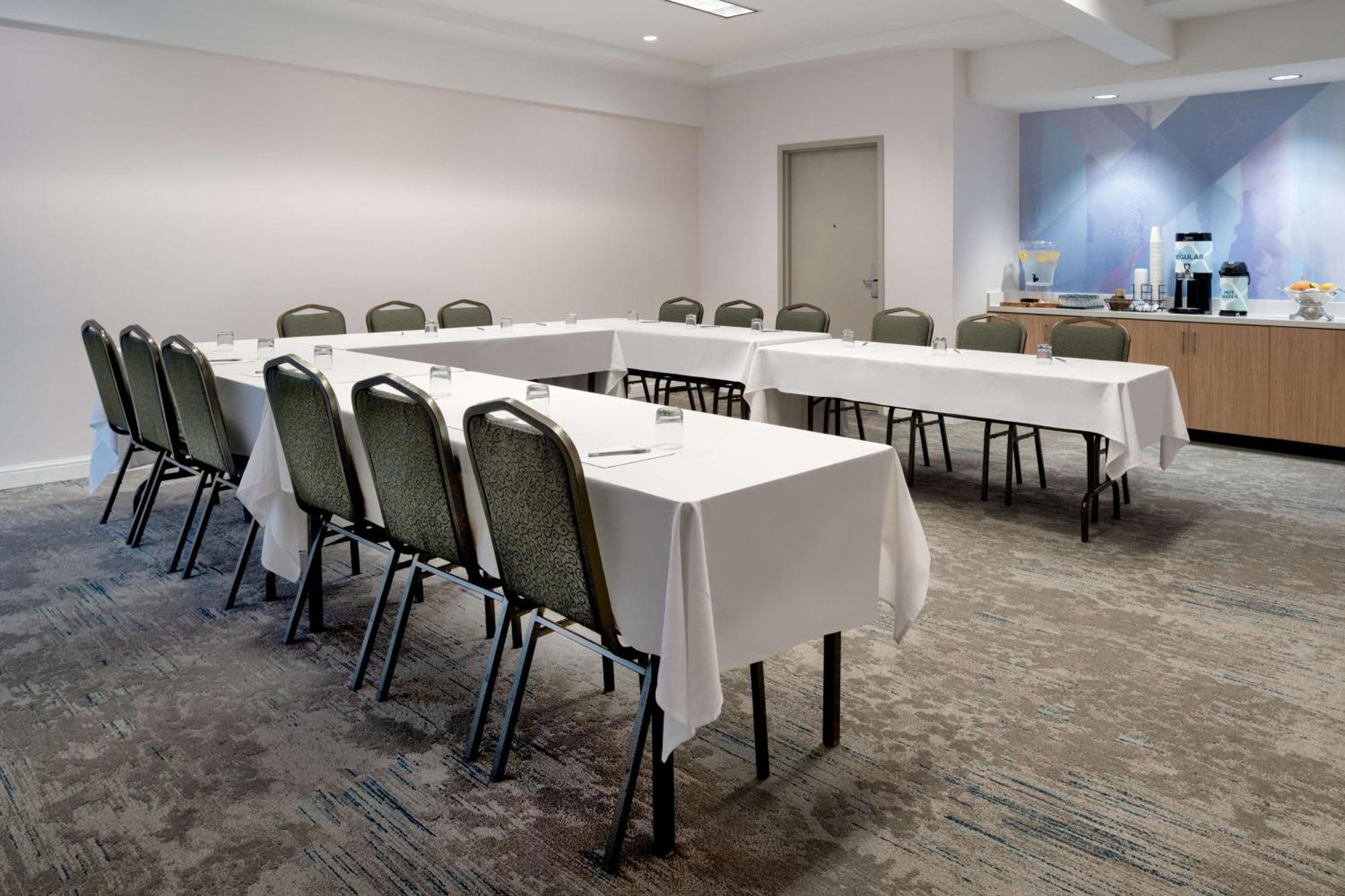 Hilton Garden Inn Folsom Eksteriør billede