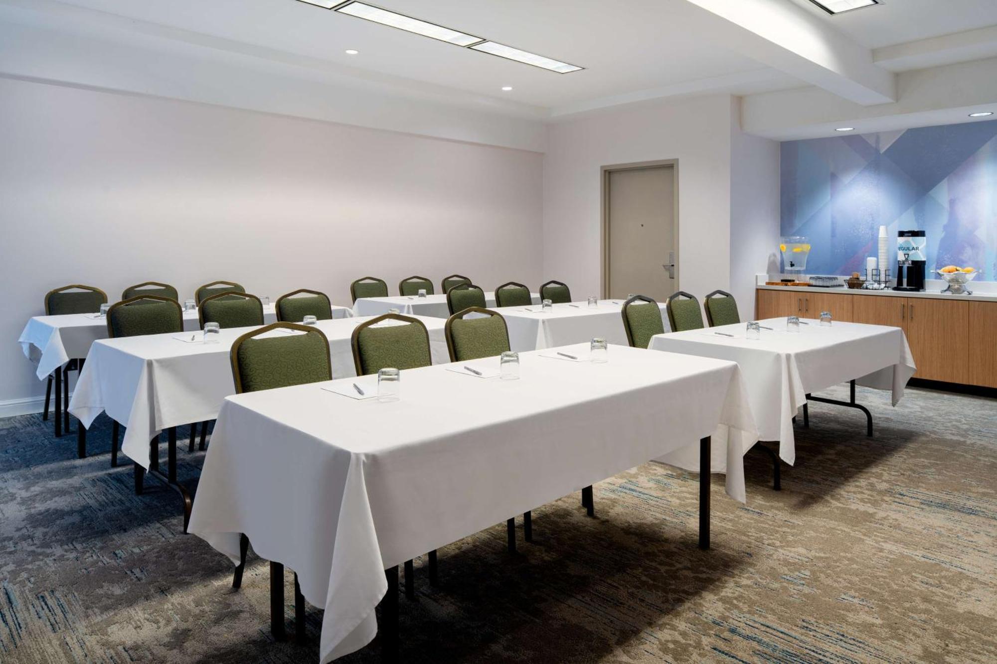 Hilton Garden Inn Folsom Eksteriør billede