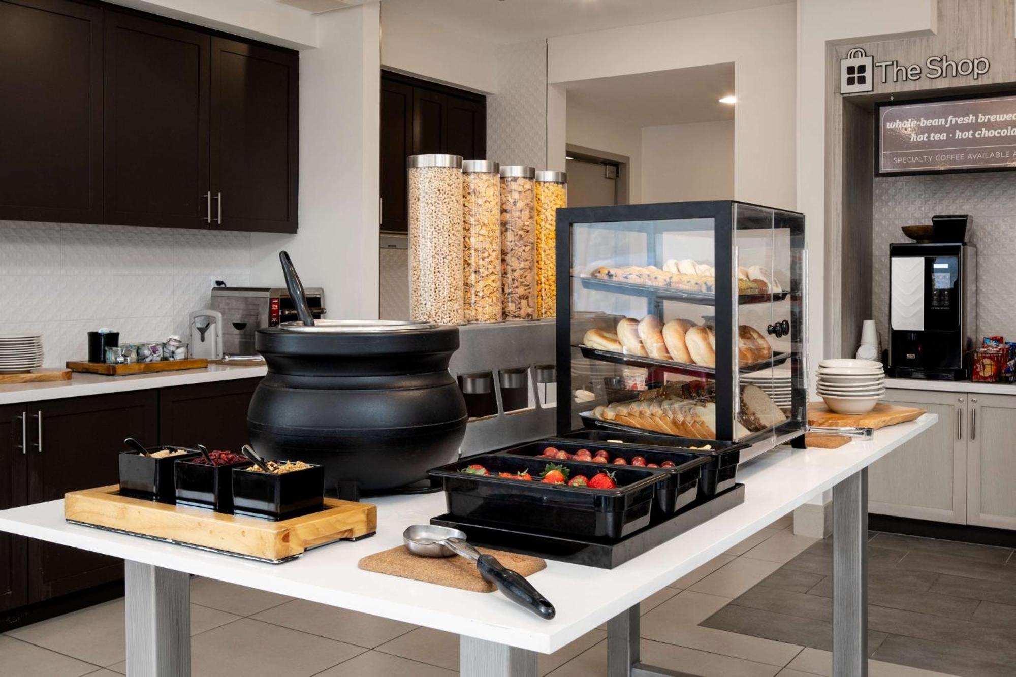 Hilton Garden Inn Folsom Eksteriør billede