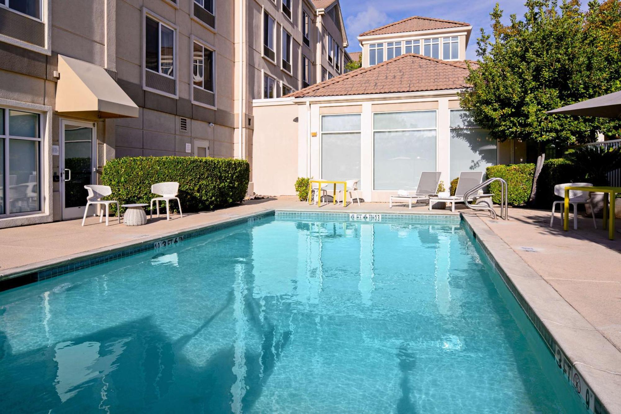 Hilton Garden Inn Folsom Eksteriør billede